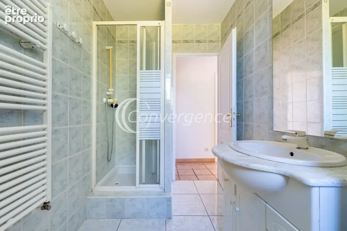 Maison contemporaine avec piscine -165 m2 - 6 chambres. - photo 13