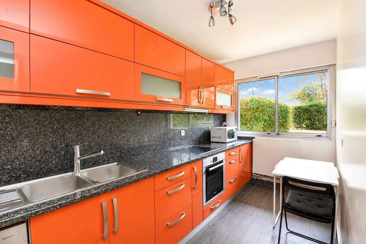 Croissy-sur-seine - au coeur du centre ville - appartement de 79 m²- cave et parking - photo 6