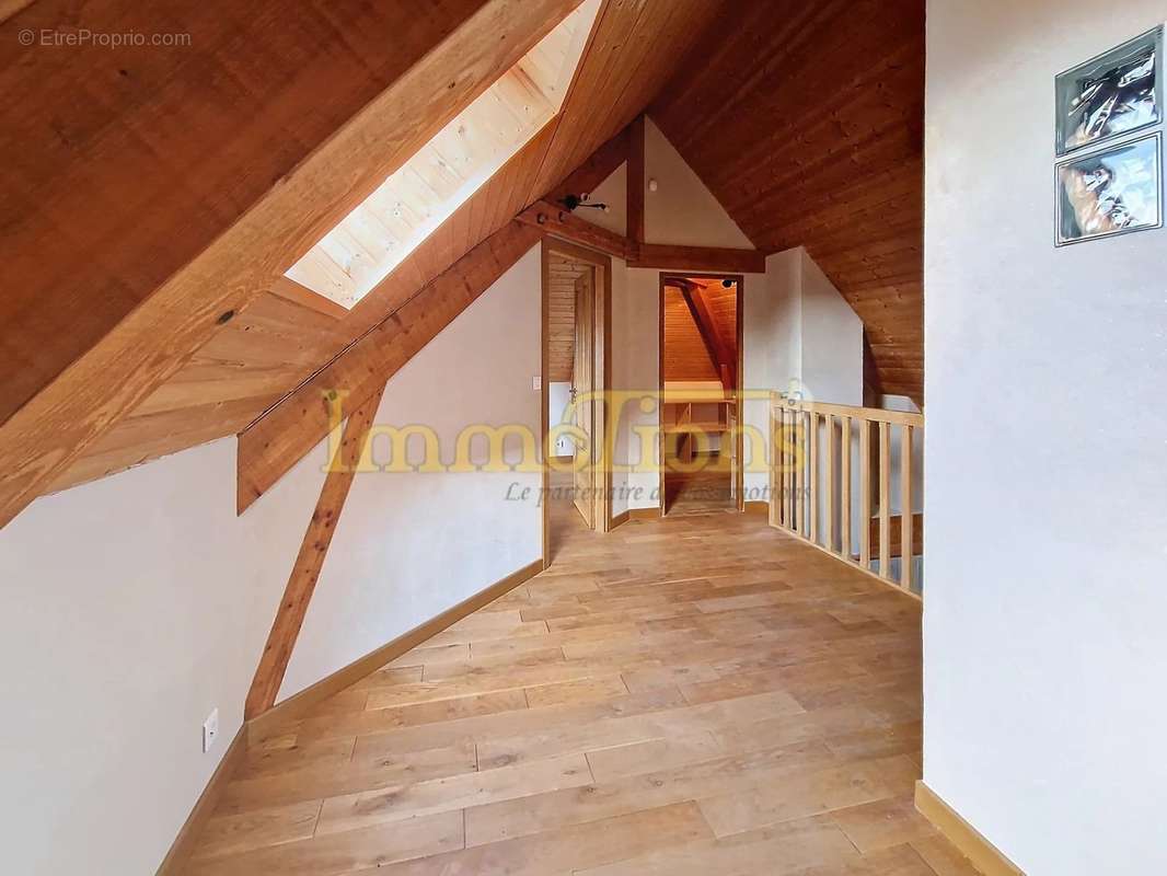 Maison à SAINT-PIERRE-DE-CHERENNES