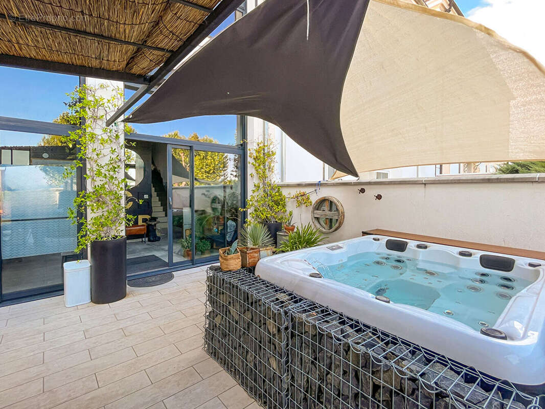 Appartement à SAINT-ANDEOL-LE-CHATEAU