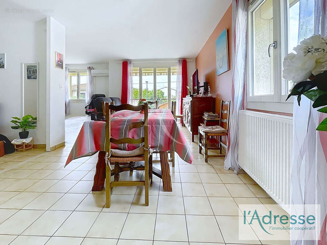 Maison à BRUGUIERES