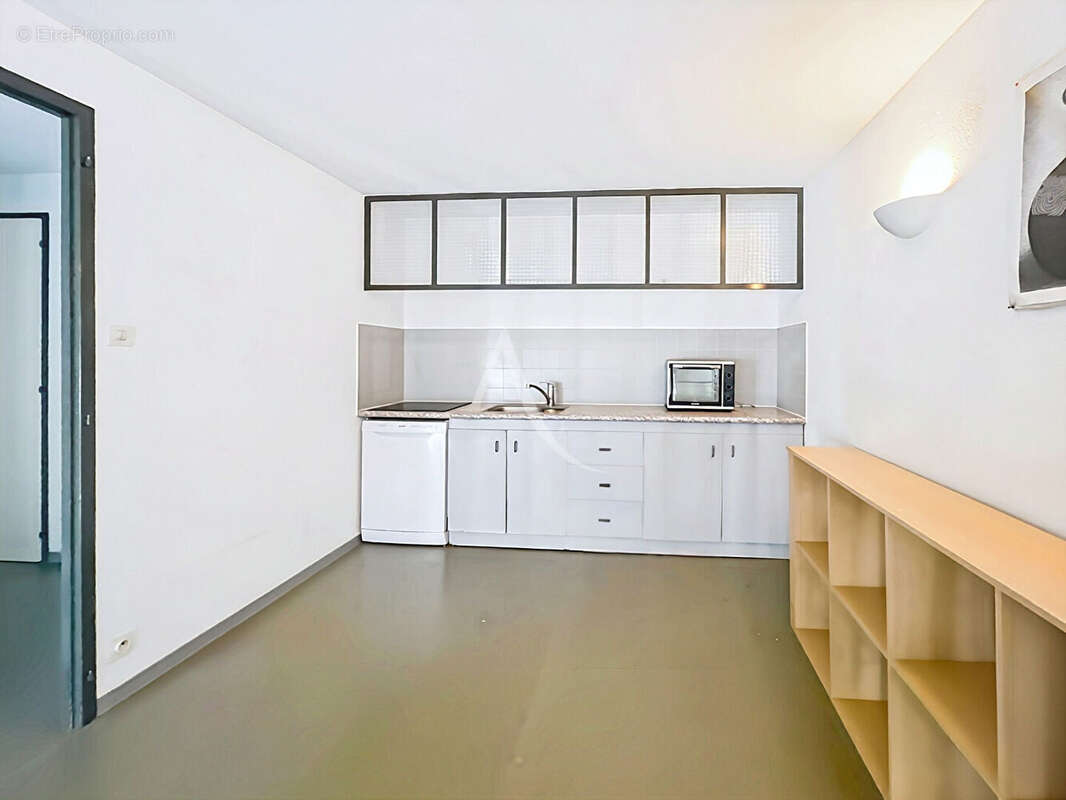 Appartement atypique de 86 m² avec terrasse plein sud en coeur de ville à Challans - photo 4