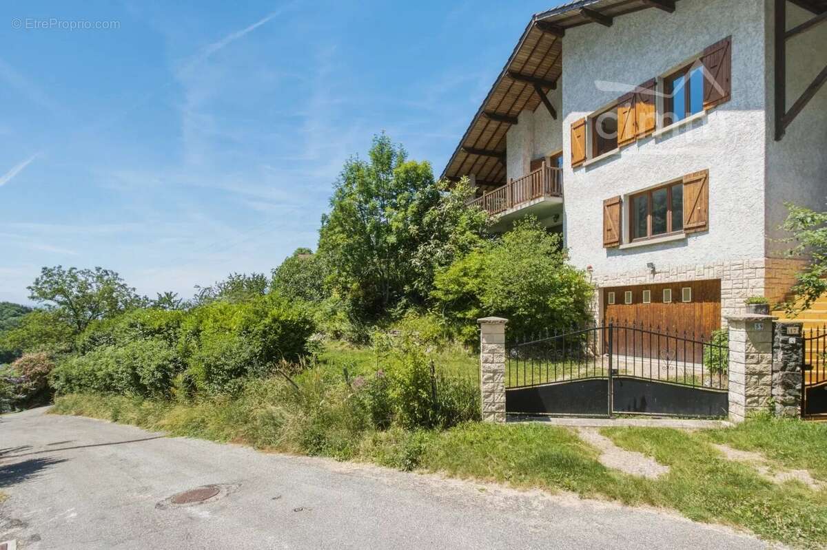 Maison à MORETEL-DE-MAILLES