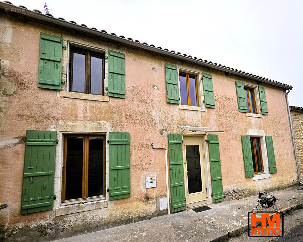 Maison à NUAILLE-D&#039;AUNIS