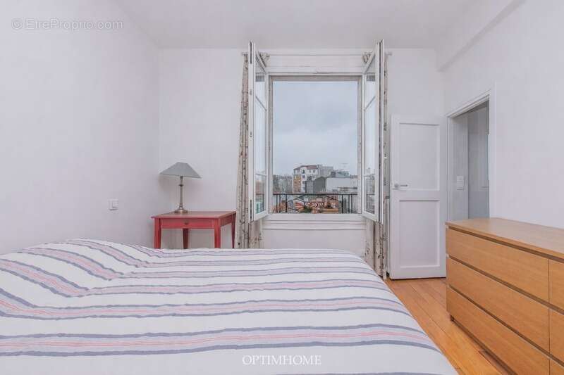 Appartement à LES LILAS