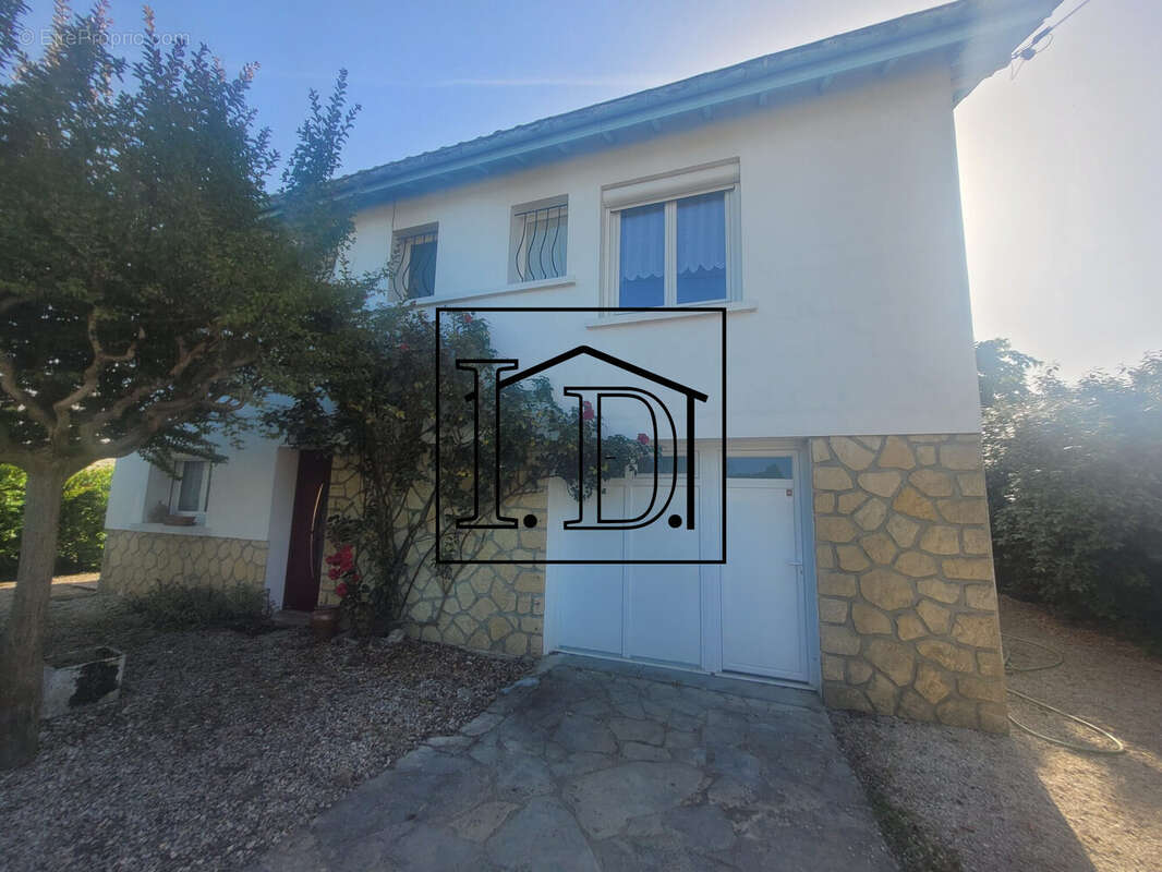 vue avant - Maison à BERGERAC
