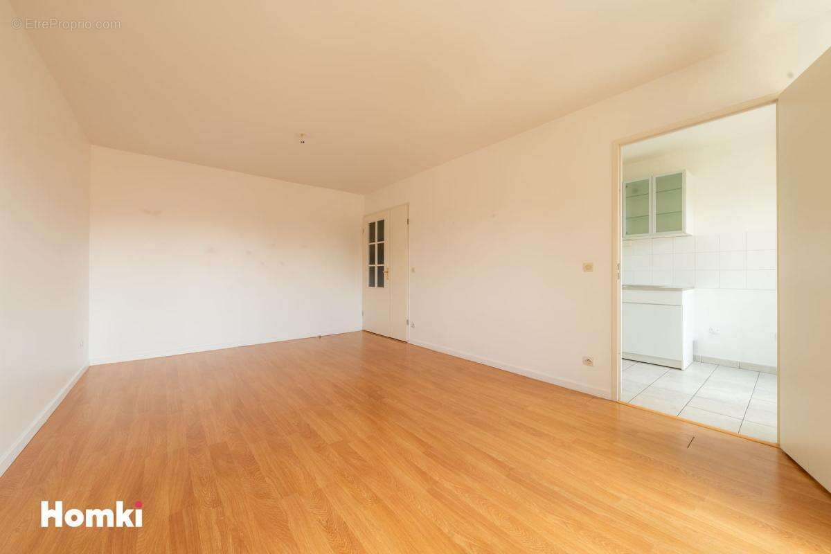 Appartement T3 de 63 m² à Lille 59800, Rue de la Cense aux Blés - photo 4