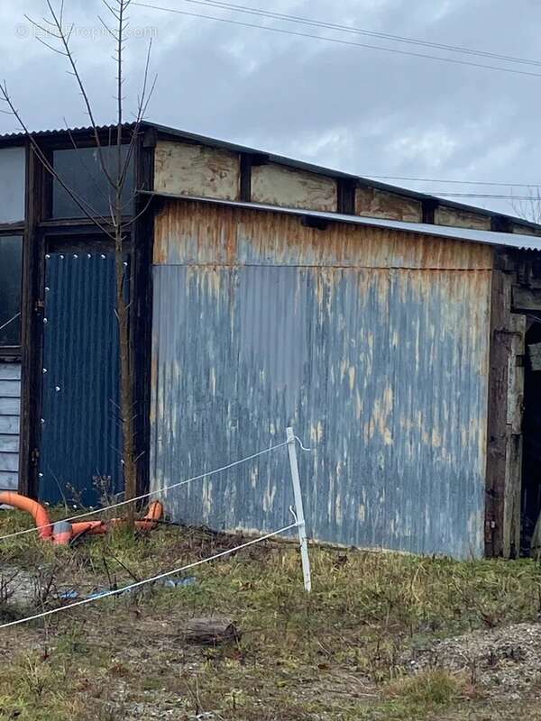 Commerce à LOUVIGNE