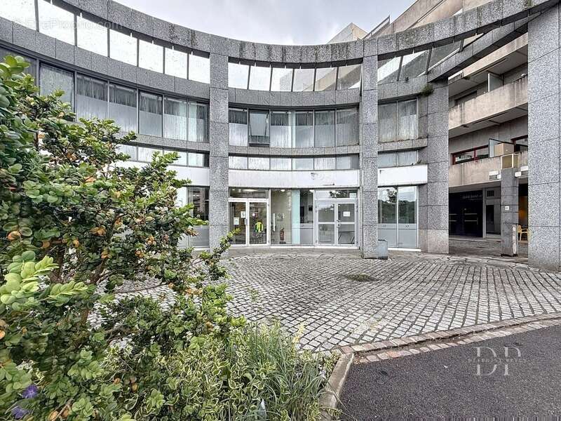 Local bureaux de 184 m2 à vendre ANNEMASSE (74) - photo 7