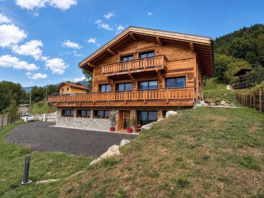 Chalet d'exception – Vue panoramique sur le Mont-Blanc – Prestations haut de gamme - photo 2