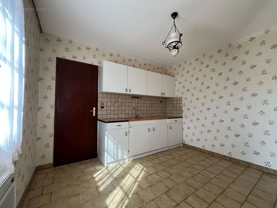 Maison à ROULLET-SAINT-ESTEPHE