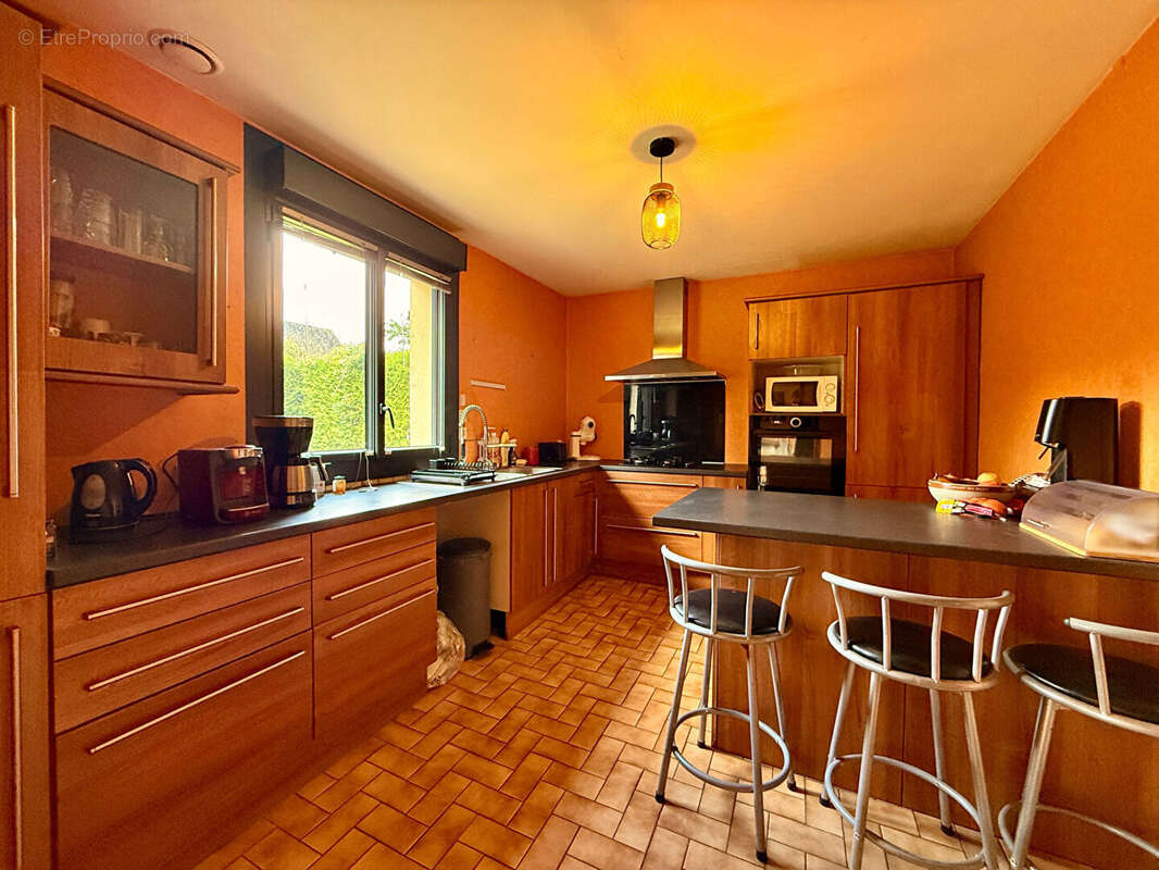 Maison à DOMAGNE