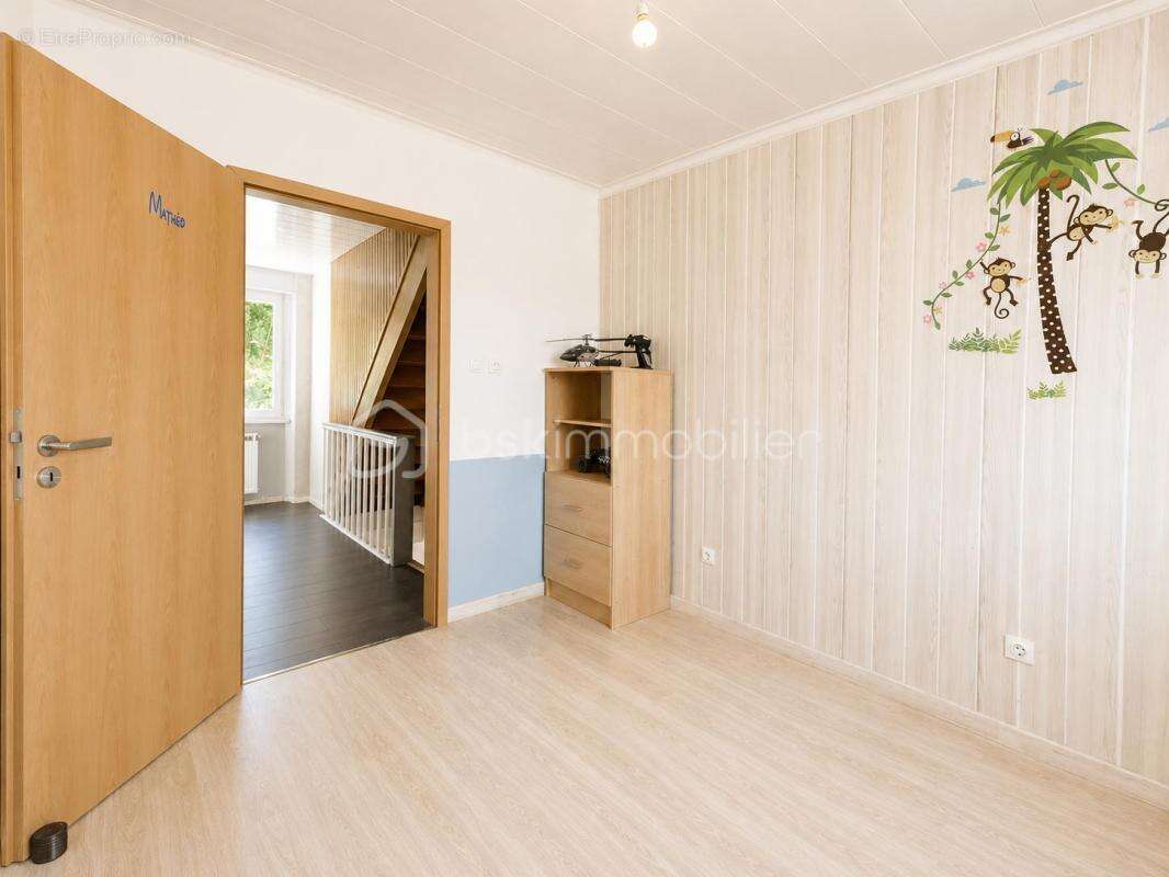 Maison familiale avec grange attenante : une opportunite rare ! - photo 12