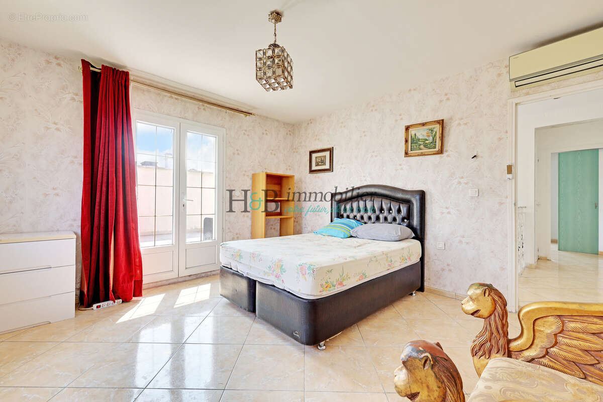 Rare à Noisy-le-Sec   Maison d’investissement de 381 m2 avec 13 espaces locatifs et fort potentiel de valorisa - photo 12
