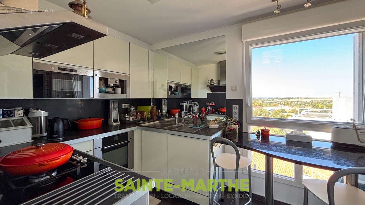 Niort Burgonce. Beau T3 avec balcon et garage - photo 5