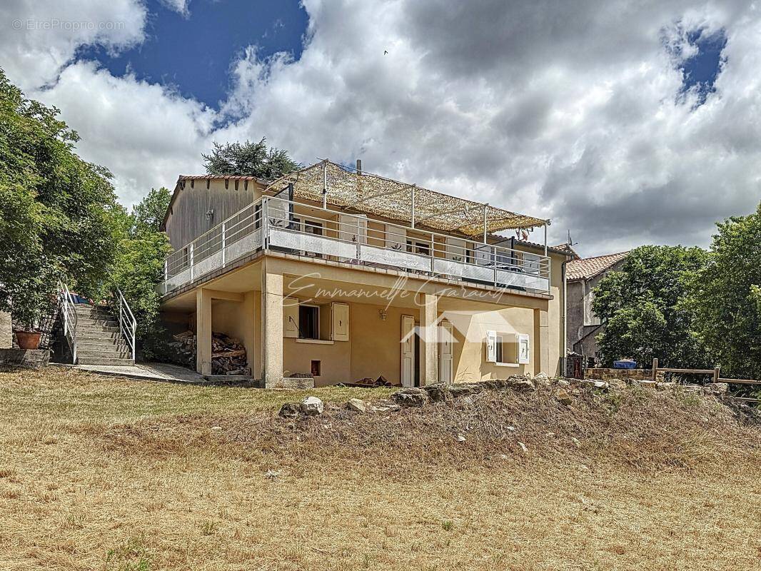 Maison à SAINTE-EULALIE-DE-CERNON