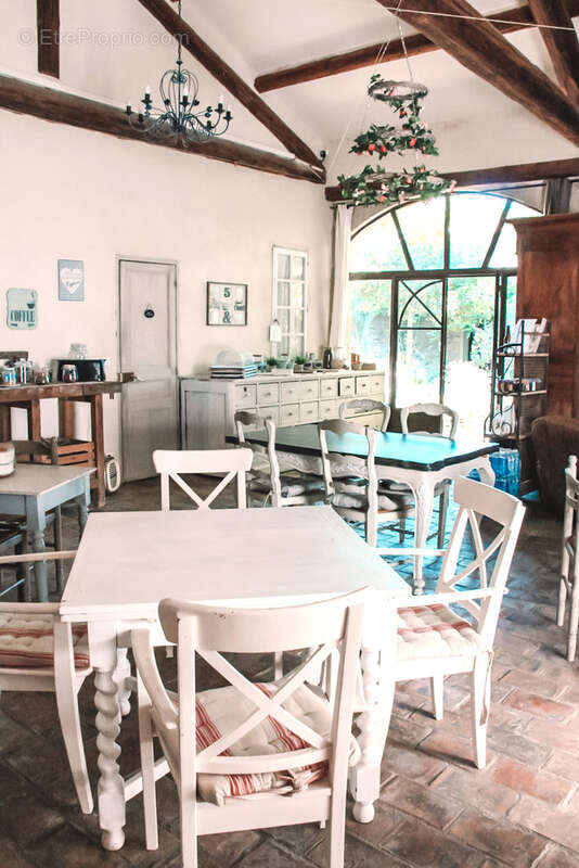 Maison à L'ISLE-SUR-LA-SORGUE