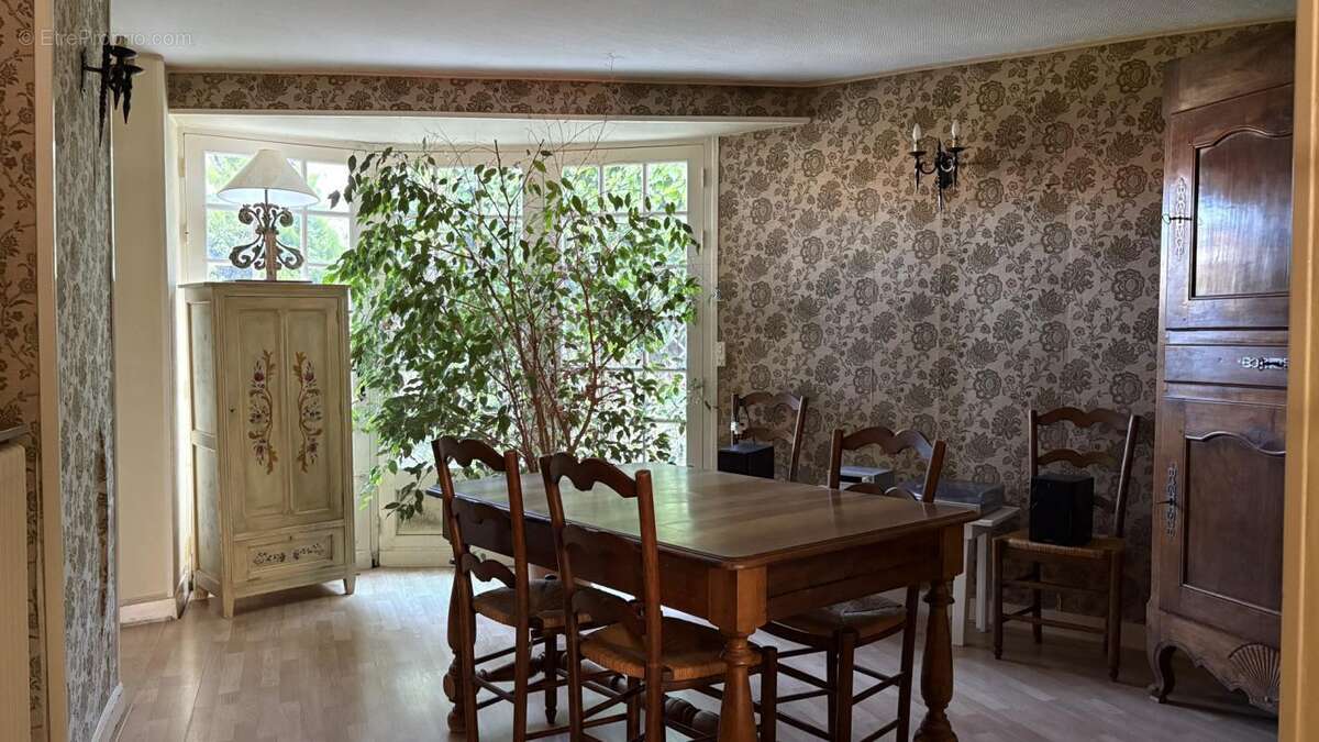 Maison à CHEF-BOUTONNE
