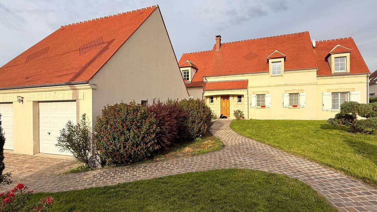 Maison à ANGICOURT