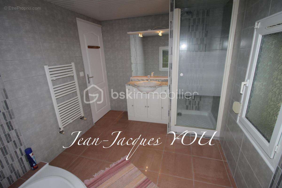 Maison à VILLEDIEU-LES-POELES