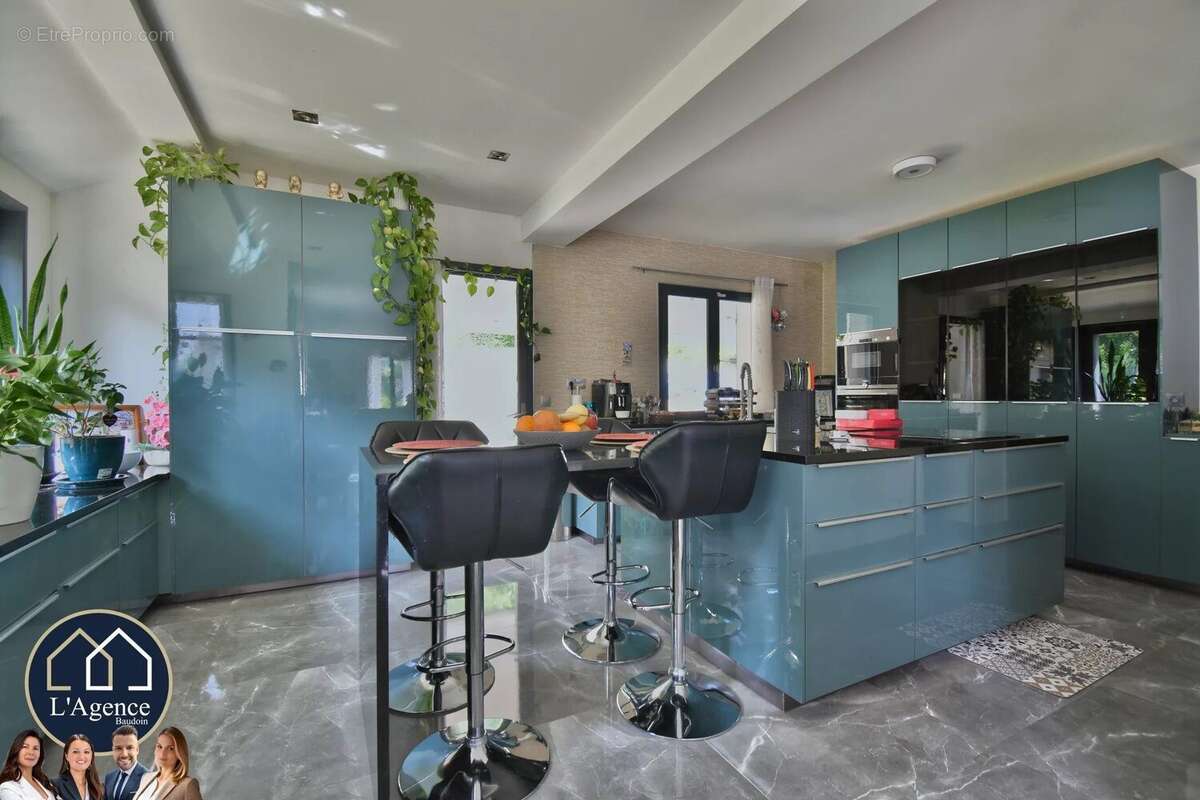 Maison 260 m² à Maintenon  - photo 3