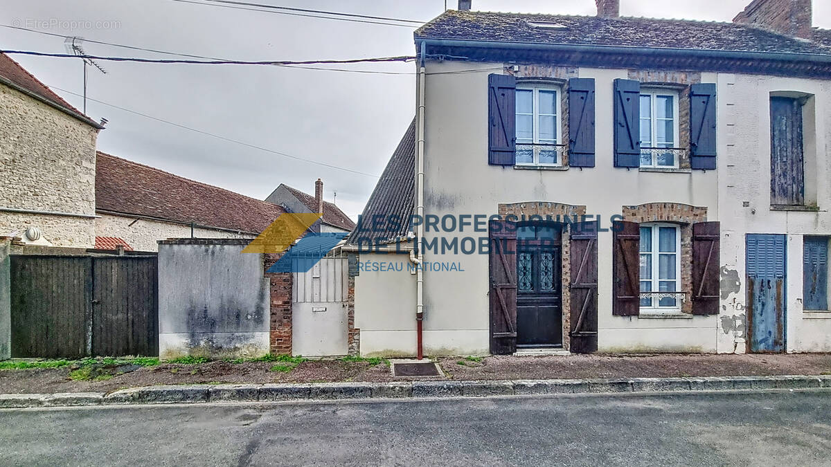 Maison à BRANSLES