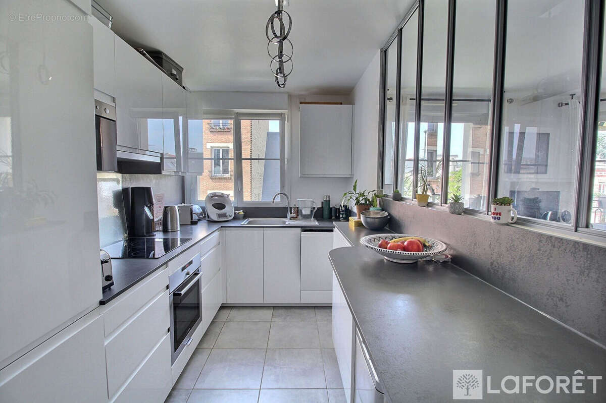Appartement à LA GARENNE-COLOMBES