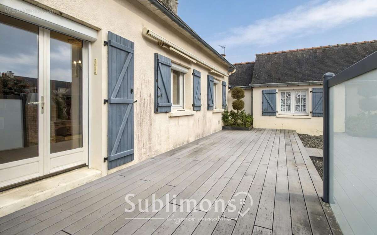 Maison à SURZUR