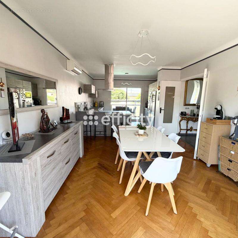 Maison à DECINES-CHARPIEU