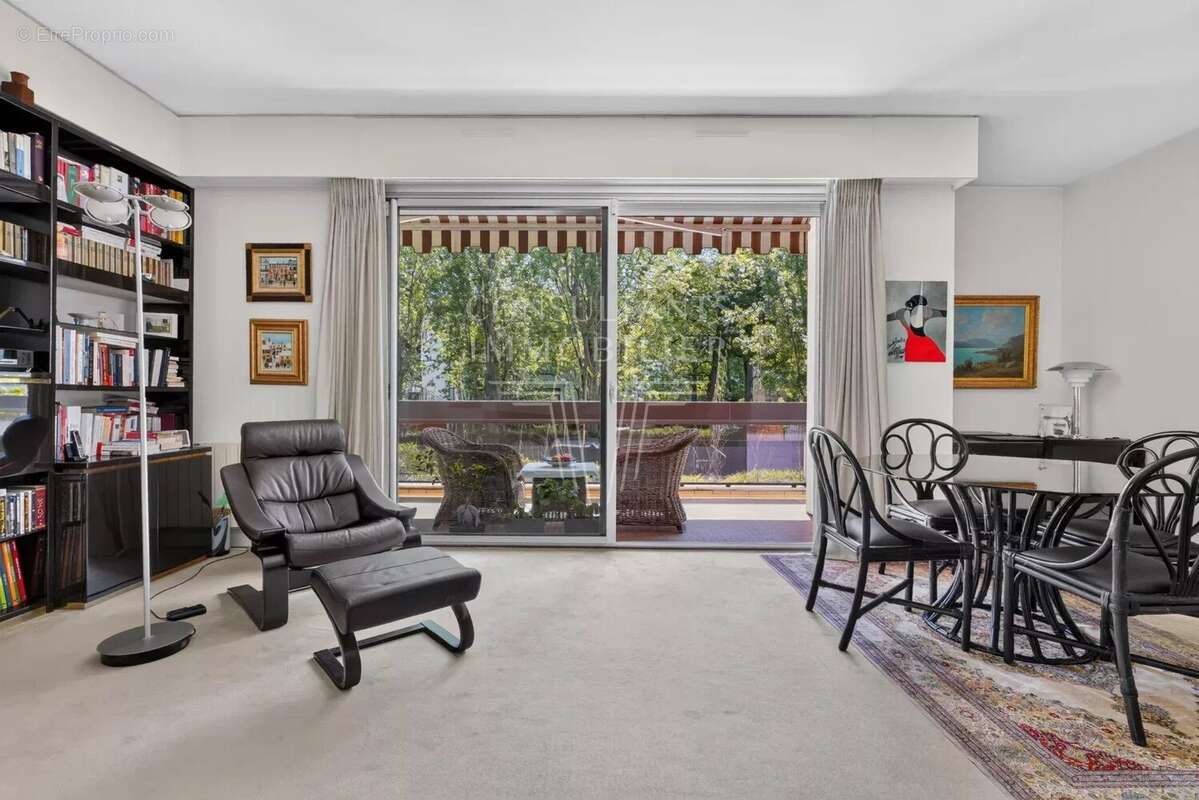 Appartement à NEUILLY-SUR-SEINE
