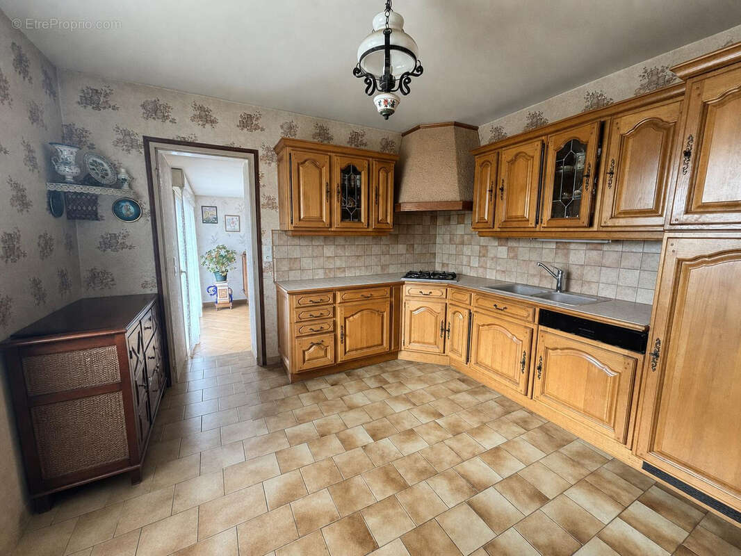 Maison à NAZELLES-NEGRON