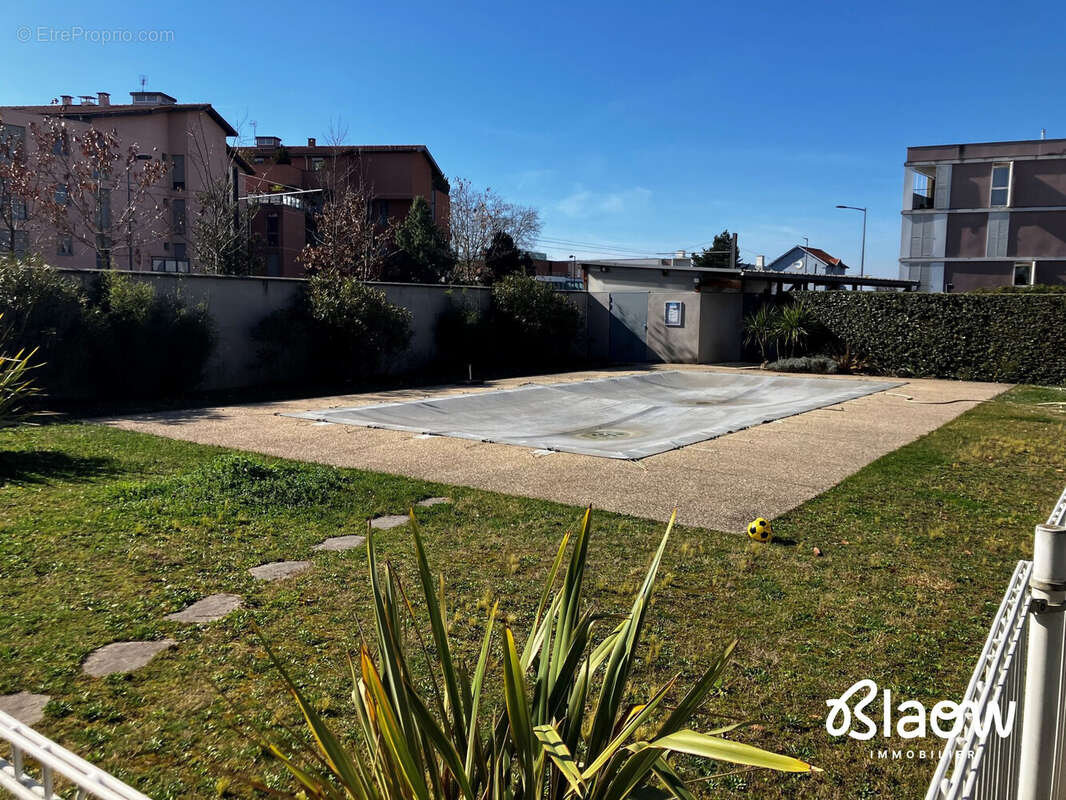 Appartement à MEYZIEU