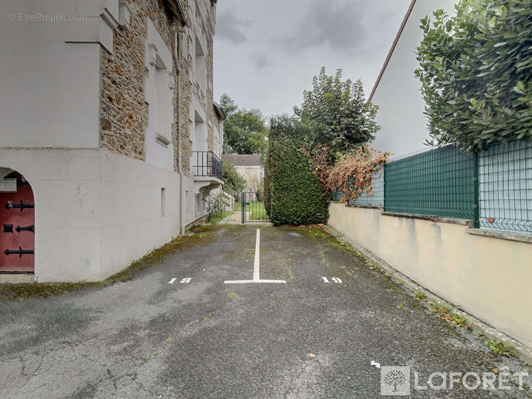 Appartement à SAINT-REMY-LES-CHEVREUSE