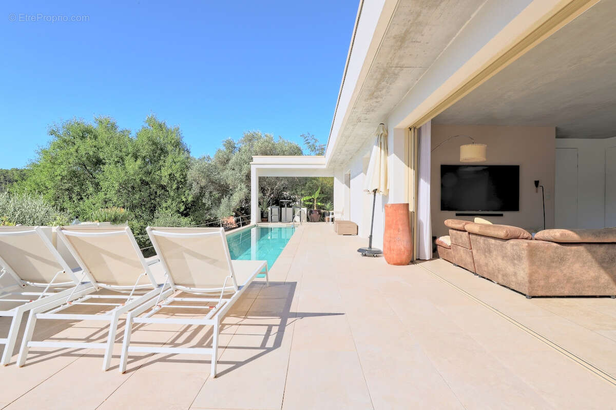 Maison à SOLLIES-PONT