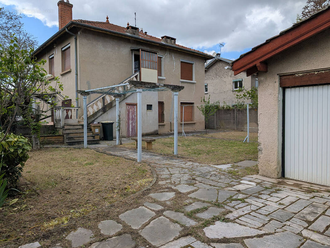 Maison à LYON-8E