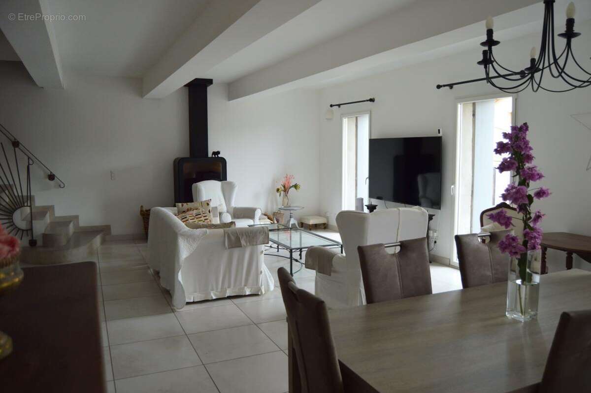 Maison à POUSSAN