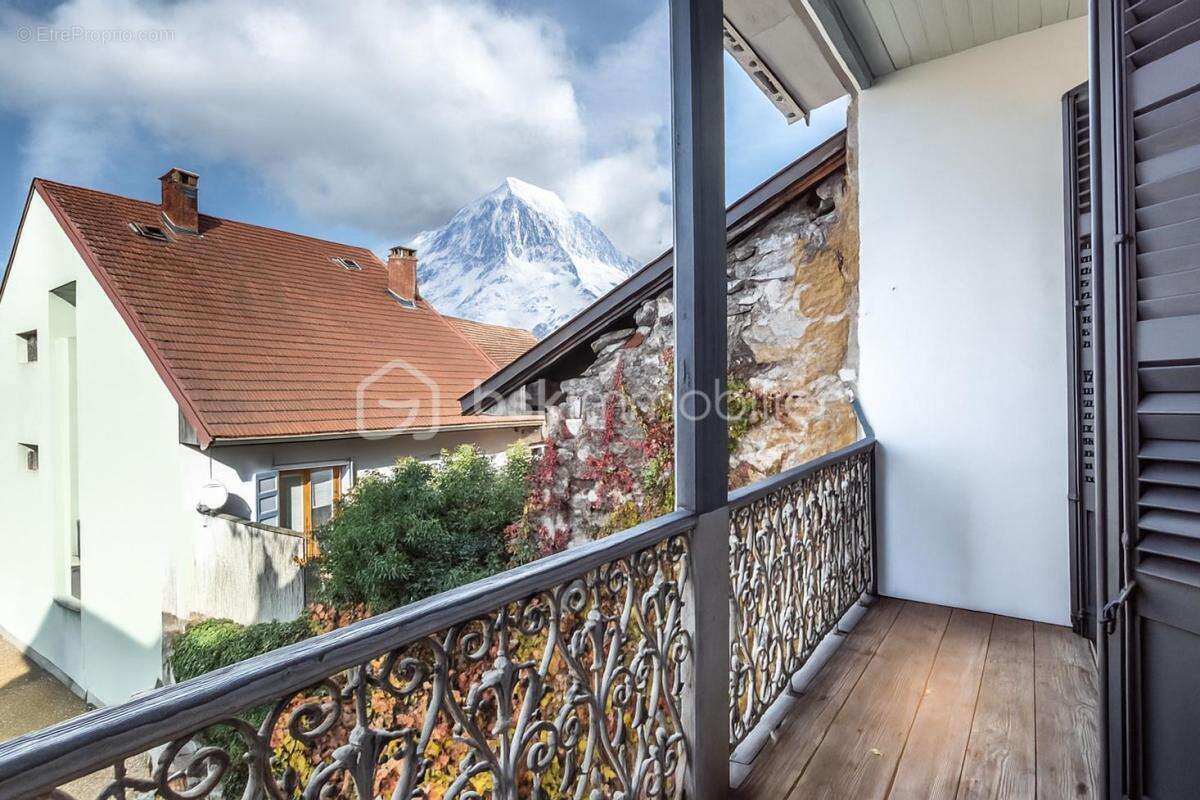 Appartement T2  de 55 m² avec grand balcon et cave - photo 2