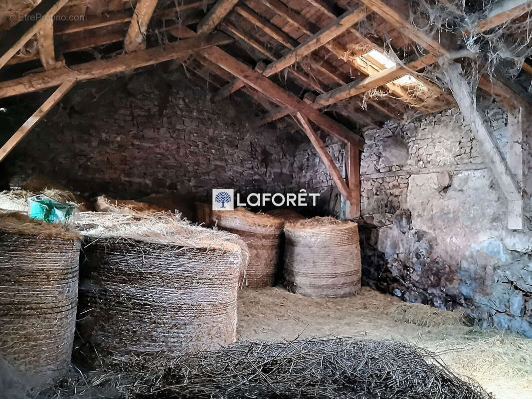 Maison à SAINT-PRIVAT-DU-FAU