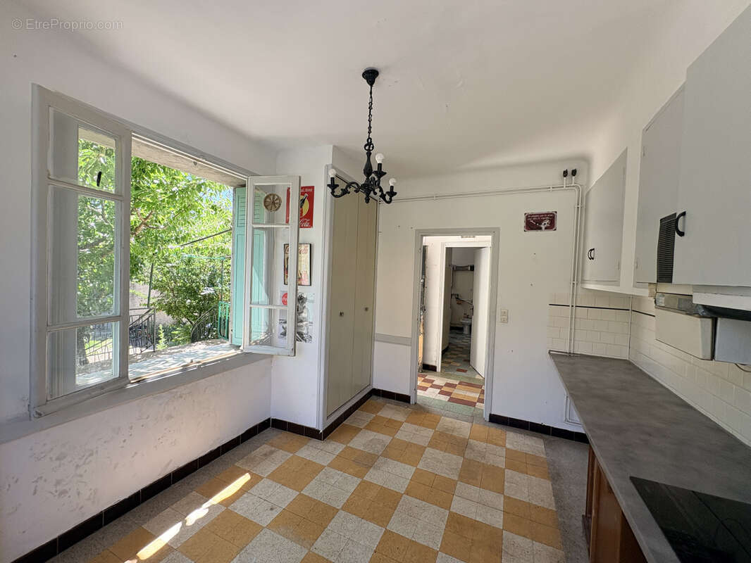 Maison à SAINTE-ANASTASIE