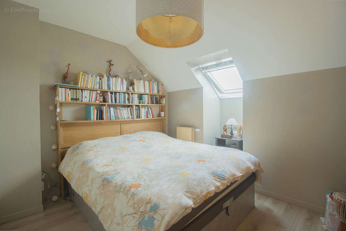 Appartement à AVRILLE