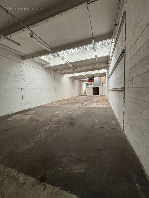 Commerce à SAINT-FARGEAU-PONTHIERRY