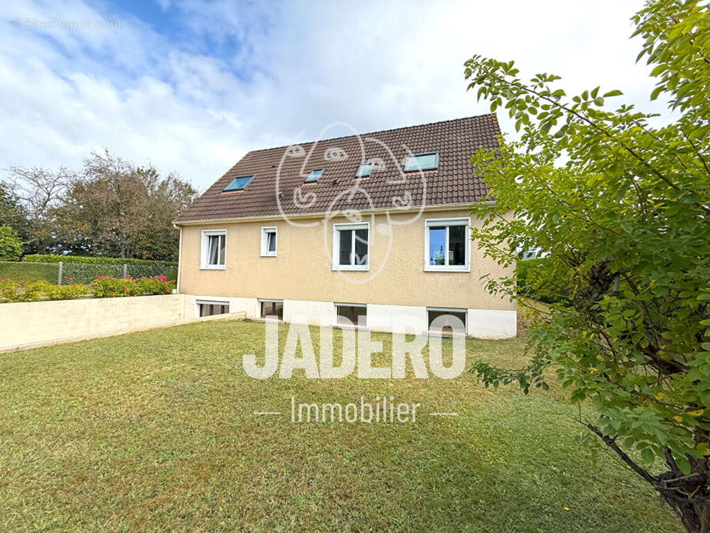 Maison à FRANQUEVILLE-SAINT-PIERRE