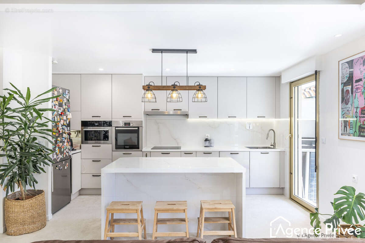 Appartement à SAINT-LAURENT-DU-VAR