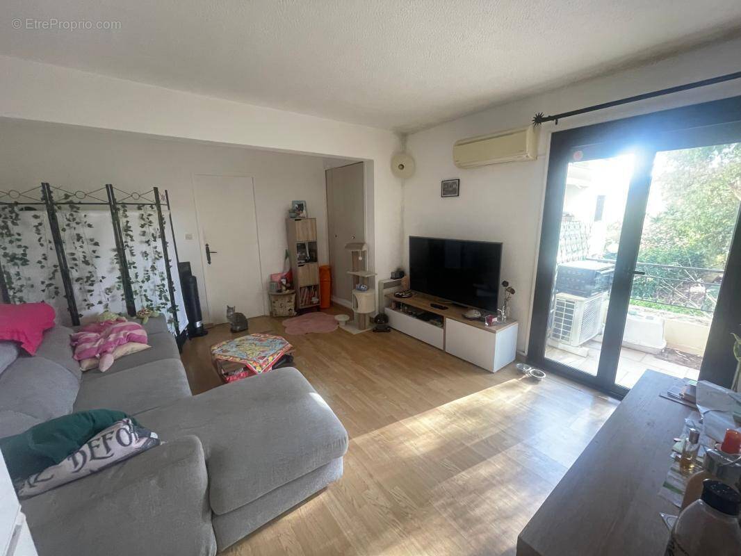 Appartement à SIX-FOURS-LES-PLAGES