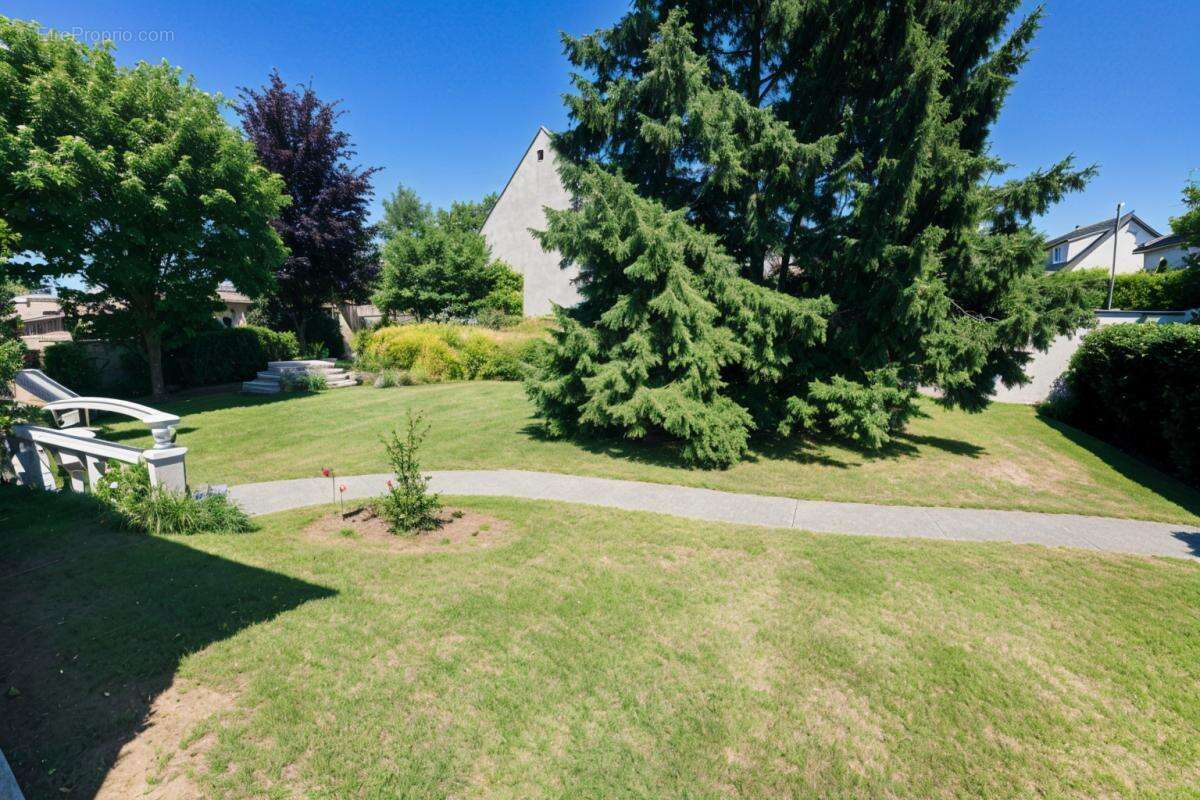 Terrain à BRY-SUR-MARNE