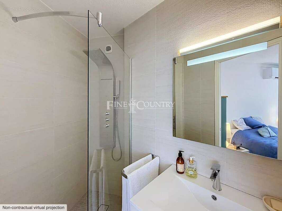 Appartement à MANDELIEU-LA-NAPOULE