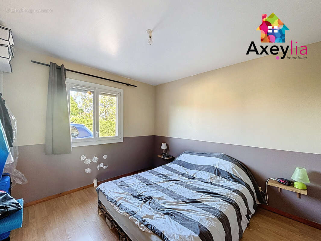 Maison à LA PACAUDIERE