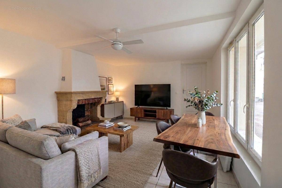 Appartement à CHANTELOUP-LES-VIGNES