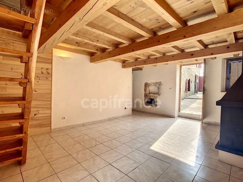 Dpt Drôme (26), à vendre proche de LA TOUCHE maison en pierre P5 mitoyenne, d'environ 110 m² habitables avec cour - photo 13