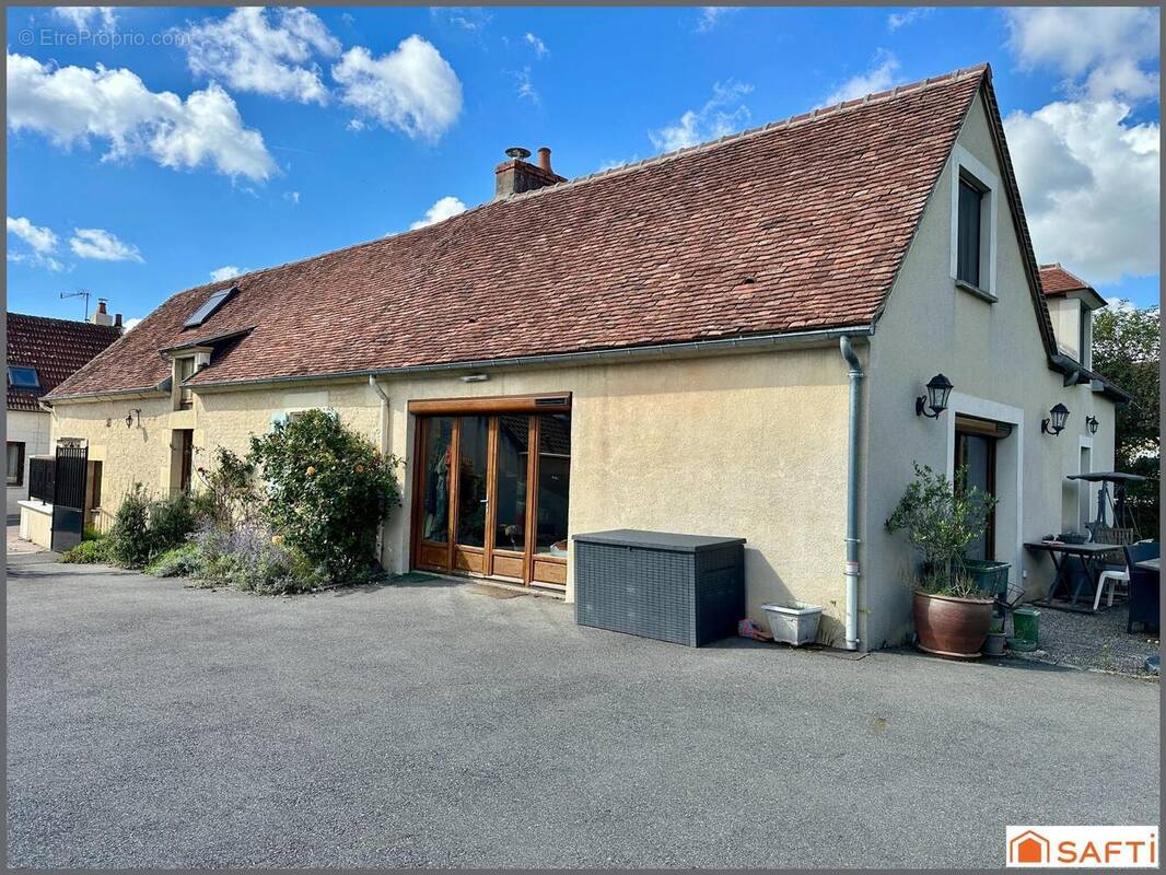 Photo 1 - Maison à COULANGES-LES-NEVERS
